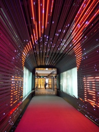 1363452097-466411201-e1438663191557 HK-最新景點天際Sky100在香港最高樓ICC