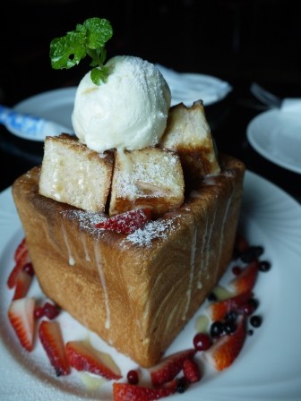 1370441242-1883060106-e1438964888130 北投-台北藝大裡優雅寶萊納餐廳