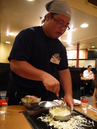 1380456411-1423895482-e1438954207282 Osaka-鶴橋風月 來大阪一定要吃大阪燒 體驗而已美味程度普通