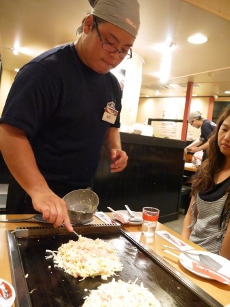 1380456412-3126167354-e1438954173277 Osaka-鶴橋風月 來大阪一定要吃大阪燒 體驗而已美味程度普通