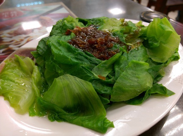 8806 新竹-88巷牛肉麵 好吃但湯頭跟泡麵有點像 水餃酸辣湯超搭