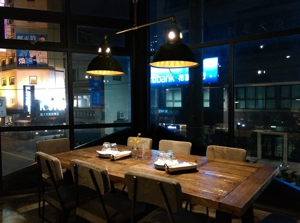 EB071110 新竹-Eisen Bistro工業金屬風 喬桌子姊妹店 味美價稍高