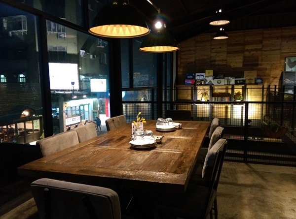EB071111 新竹-Eisen Bistro工業金屬風 喬桌子姊妹店 味美價稍高