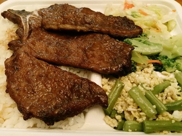 IMG_20151228_193437 竹北-金山雞腿飯 招牌雞腿皮酥肉嫩超飽足 蝦捲香脆排骨軟嫩