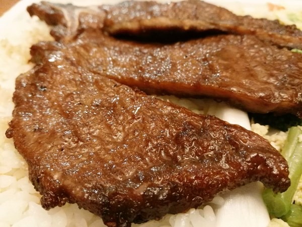 IMG_20151228_193444 竹北-金山雞腿飯 招牌雞腿皮酥肉嫩超飽足 蝦捲香脆排骨軟嫩