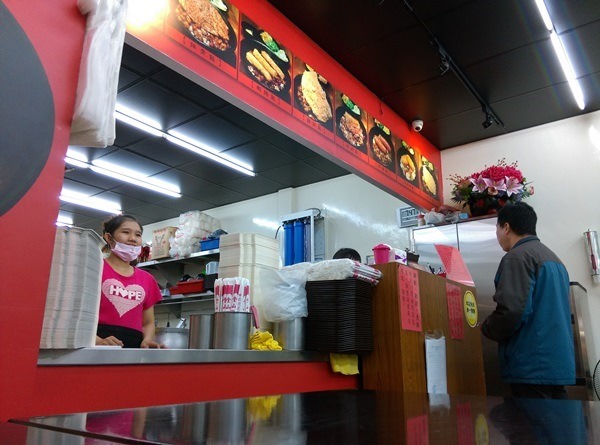 chickenleg05 竹北-金山雞腿飯 招牌雞腿皮酥肉嫩超飽足 蝦捲香脆排骨軟嫩