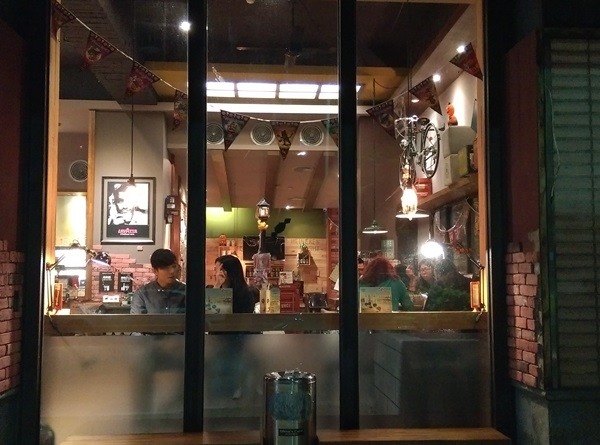 demmark05 中壢-丹馬克咖啡 溫暖空間少數開到半夜的咖啡廳