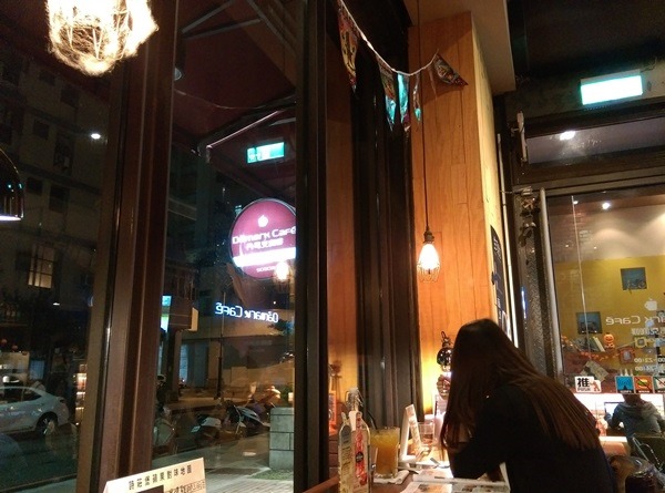 demmark14 中壢-丹馬克咖啡 溫暖空間少數開到半夜的咖啡廳