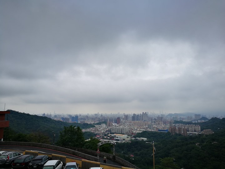 honludi111111 中和-必拜烘爐地 拜土地公求平安拜財神爺求財運