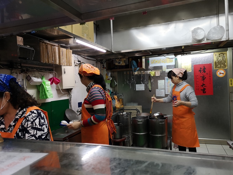 beanflower06 大溪-賴祖傳豆花 只能排隊只有外帶...傳統豆花吸人潮