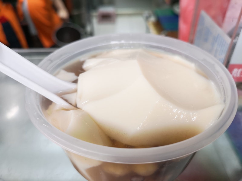 beanflower07 大溪-賴祖傳豆花 只能排隊只有外帶...傳統豆花吸人潮