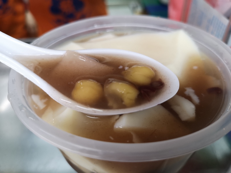 beanflower08 大溪-賴祖傳豆花 只能排隊只有外帶...傳統豆花吸人潮