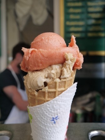 1373904324-840677077-e1438731079943 Paris-塞納河邊享受Le Flore en l'Ile 冰淇淋&愛情鎖橋(2013英法德三國四城快速通過之16)