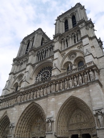 1375189937-1361088421-e1438730297448 Paris-聖母院 有鐘樓怪人?(2013英法德三國四城快速通過之15)