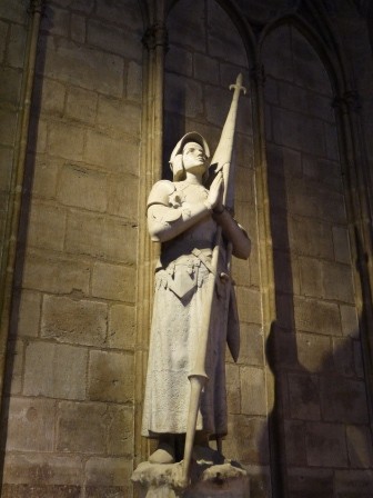 1375189945-2050939933-e1438730377166 Paris-聖母院 有鐘樓怪人?(2013英法德三國四城快速通過之15)