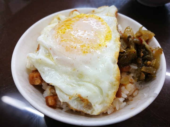 oldbien04 竹北-老邊滷肉飯 好普通的一家店