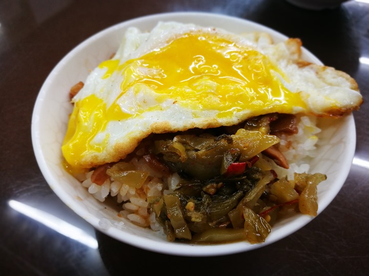 oldbien06 竹北-老邊滷肉飯 好普通的一家店