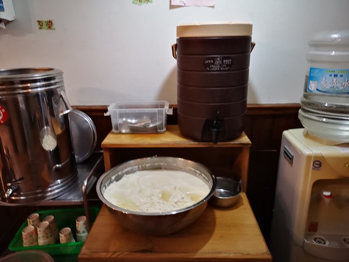 olfcowpi05 竹北-老牛皮牛肉麵 免費豆漿豆花比較好吃