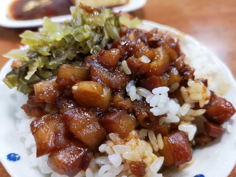 happyportrice6 竹北-黑皮驊魯肉飯 魯肉飯好好吃喔
