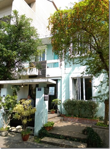 01_thumb1 台中-胡同 小葛廚房 老建築的舊式風味 漢堡好吃