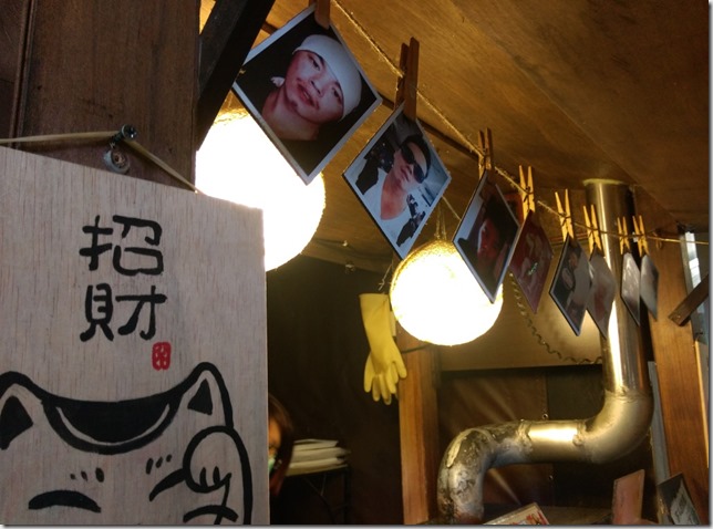 05_thumb9 台中-路邊炸蝦天婦羅 一中街路邊小攤子的好味道 帥哥店長耐心服務