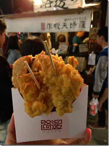 14_thumb8 台中-路邊炸蝦天婦羅 一中街路邊小攤子的好味道 帥哥店長耐心服務