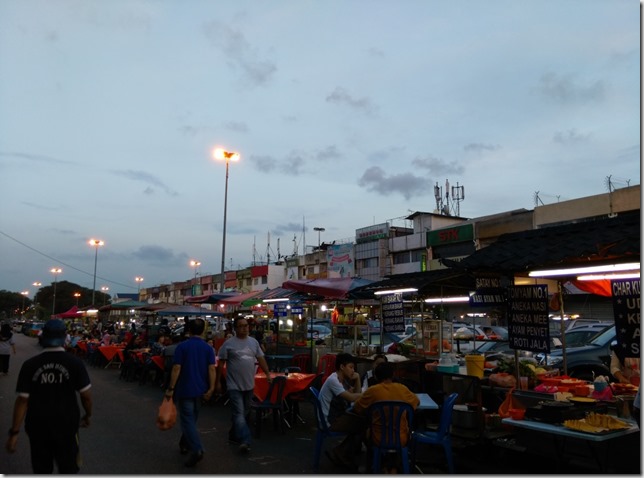 01_thumb8 Johor bahru-新山大豐花園 馬來粥/馬來漢堡 好料果真都在路邊攤