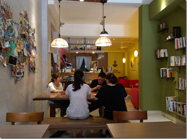 07_thumb3 竹北-小島咖啡 溫暖的知性的咖啡空間