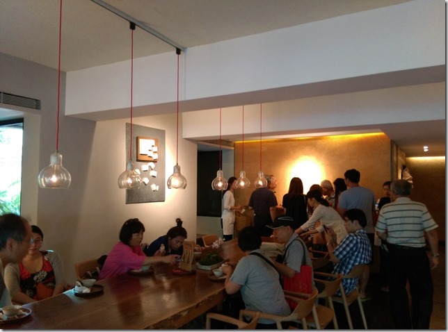 05_thumb2 松山-微熱山丘 喝茶 會朋友 吃鳳梨酥 把鳳梨酥當精品