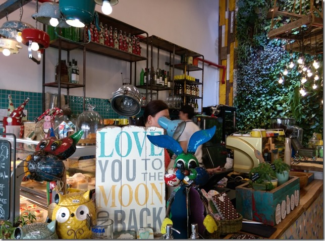 AEIOU03_thumb1 Singapore-AEIOU 叮叮噹噹充滿手創鐵件木作特色咖啡廳