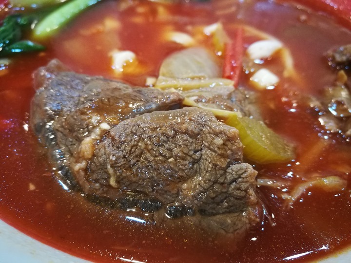 Juyibeefnoodles3 新竹-如意牛肉麵 南瓜/番茄口味湯香醇濃郁