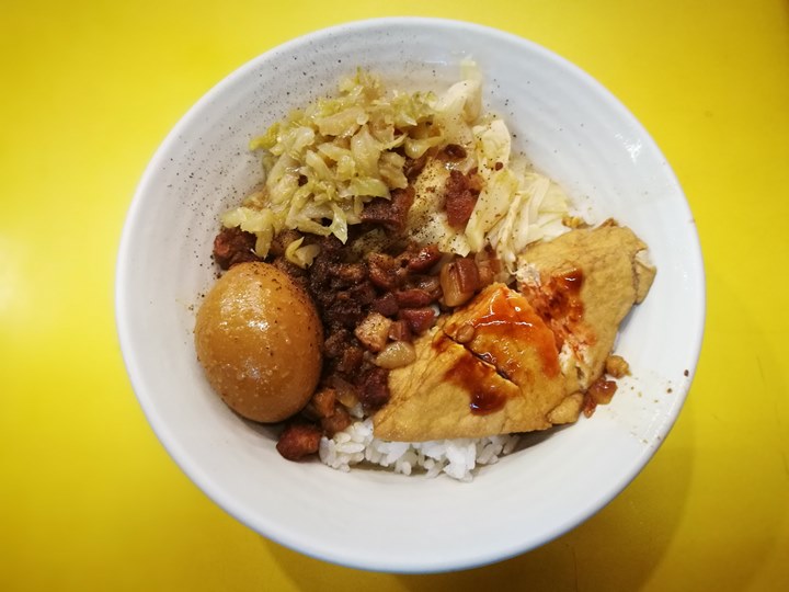 kinlien4 新竹-金連滷肉飯 軟嫩綿密的滷肉香甜可口
