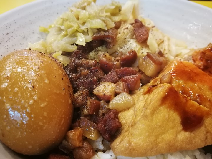 kinlien5 新竹-金連滷肉飯 軟嫩綿密的滷肉香甜可口