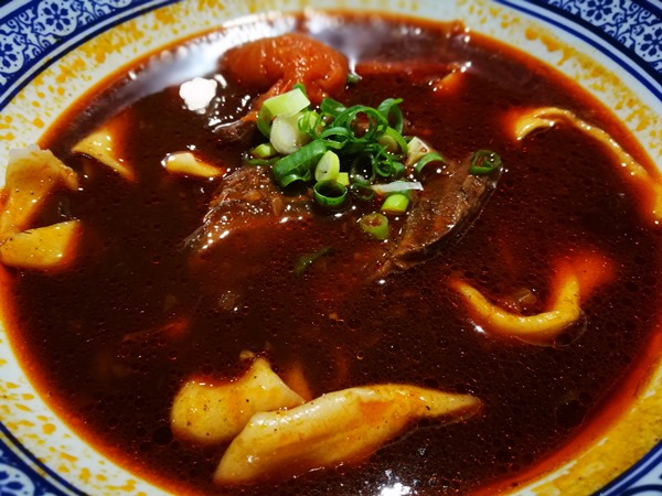 IMG_20170531_193343 竹北-段純貞 果真名店來著...麻辣牛肉麵外也有燉番茄口味