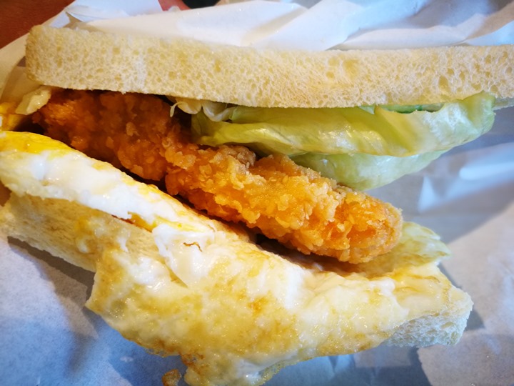 hottoast06 竹北-夯吐司 可愛的吐司寶寶好吃的卡拉雞排蛋吐司