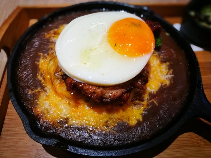 howcup10 中壢-好咖 可愛路線冷冷冬天好選擇 燒咖哩羊肉湯還有好吃的甜點