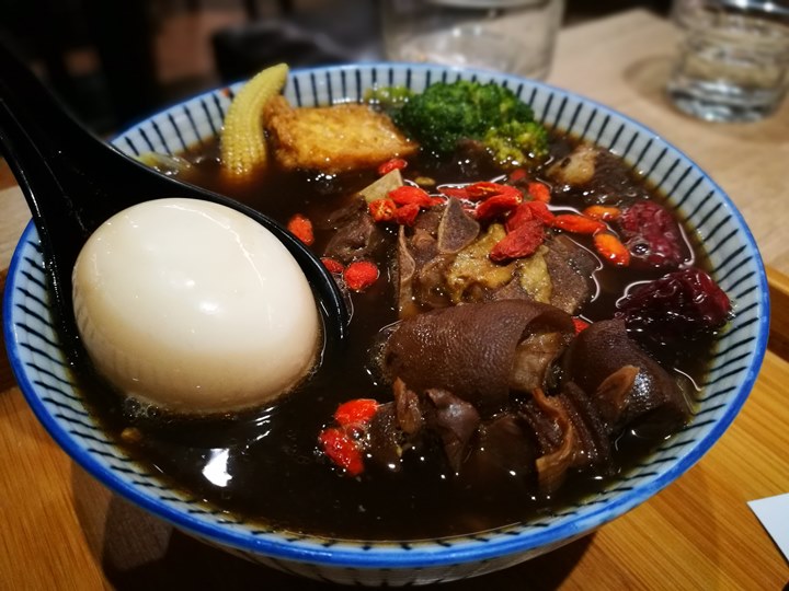 howcup12 中壢-好咖 可愛路線冷冷冬天好選擇 燒咖哩羊肉湯還有好吃的甜點