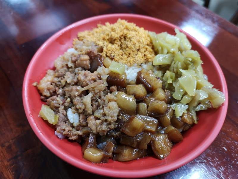 IMG_20180910_192206 竹北-高雄滷肉飯 郭  一整個三遷的滷肉飯