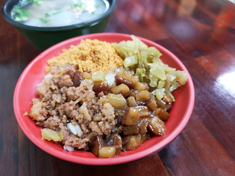 IMG_20180910_192231 竹北-高雄滷肉飯 郭  一整個三遷的滷肉飯