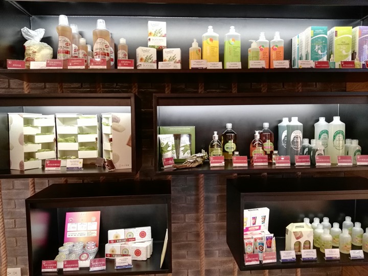 pokka25 竹北-Pokaa葛瑪蘭來的戰斧豬排 也太多汁好吃了吧