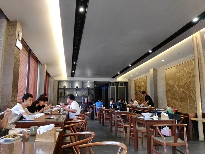 chungwangbeefIMG_20160626_13520903 桃園-川王牛肉麵 藝文特區旁舒服輕鬆牛肉麵店牛肉咬勁十足