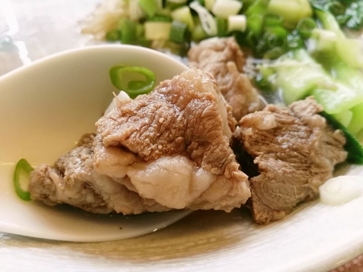 chungwangbeefIMG_20160626_13580806 桃園-川王牛肉麵 藝文特區旁舒服輕鬆牛肉麵店牛肉咬勁十足