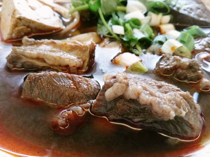 chungwangbeefIMG_20160626_13591008 桃園-川王牛肉麵 藝文特區旁舒服輕鬆牛肉麵店牛肉咬勁十足