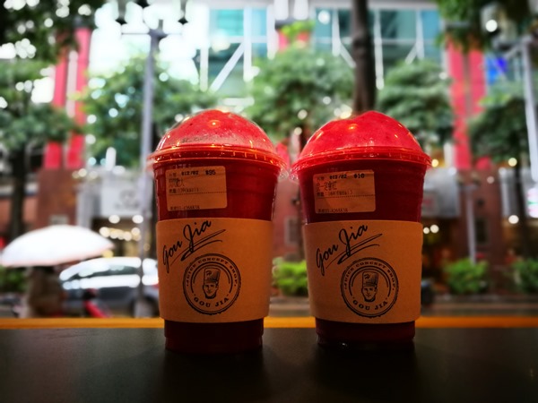 中壢-果家 到位的裝潢輕鬆的環境 等看電影的好去處