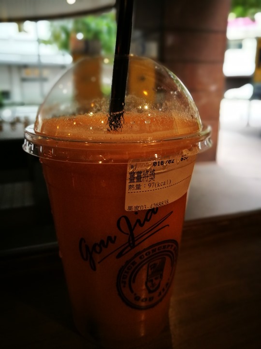 guojia2 中壢-果家 到位的裝潢輕鬆的環境 等看電影的好去處