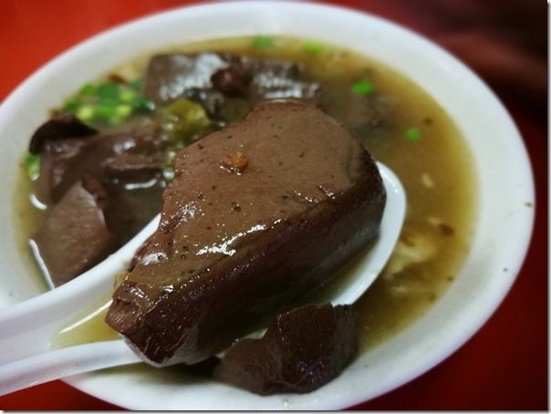 pigbloodsoup07_thumb 台東-卑南豬血湯 米腸粉腸都好吃