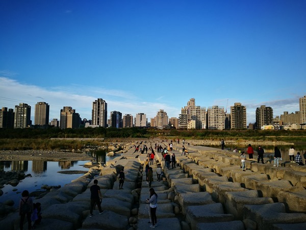 新竹-IG熱點豆腐岩 頭前溪看兩岸美景