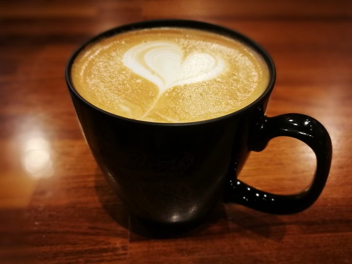 janepinp4 竹北-路易莎咖啡(莊敬店) 雨後春筍般地增加 熱鬧氛圍