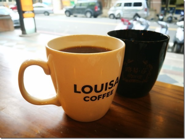 louisa7_thumb 竹北-路易莎咖啡(莊敬店) 雨後春筍般地增加 熱鬧氛圍