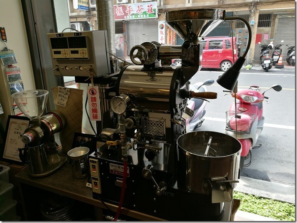 mrdodo06_thumb 平鎮-Mr. DoDo父子的比拚 虹吸與手沖各有千秋 單品咖啡來一杯